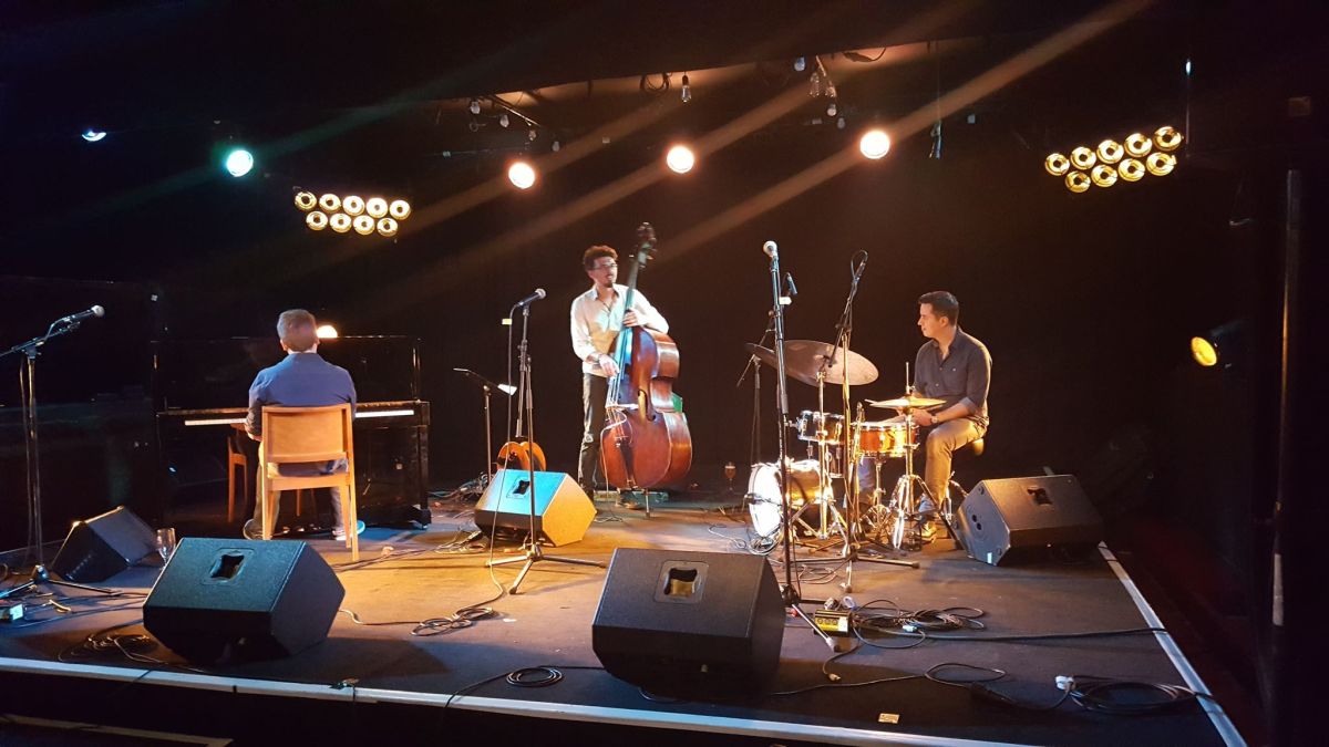 41315584_1873792626035287_1594676676460019712_n